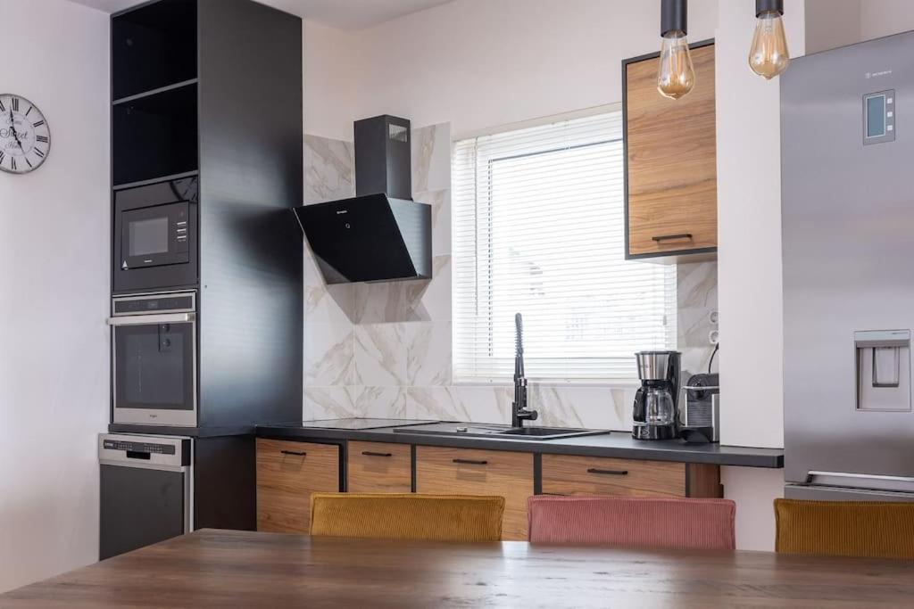 Apartmán Amelia Jacuzzi Maisonette Ath Center
