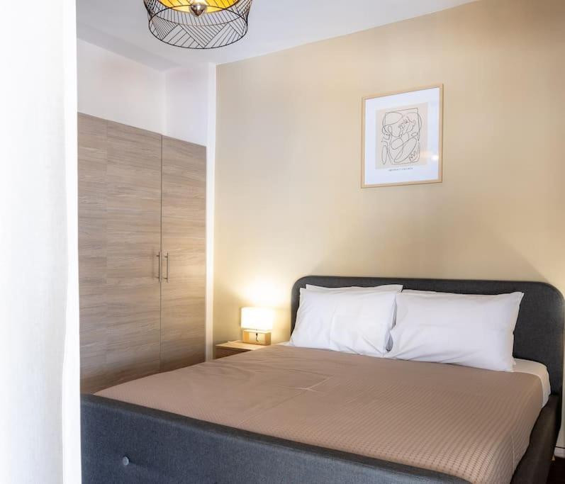 Apartment Amelia Jacuzzi Maisonette Ath Center