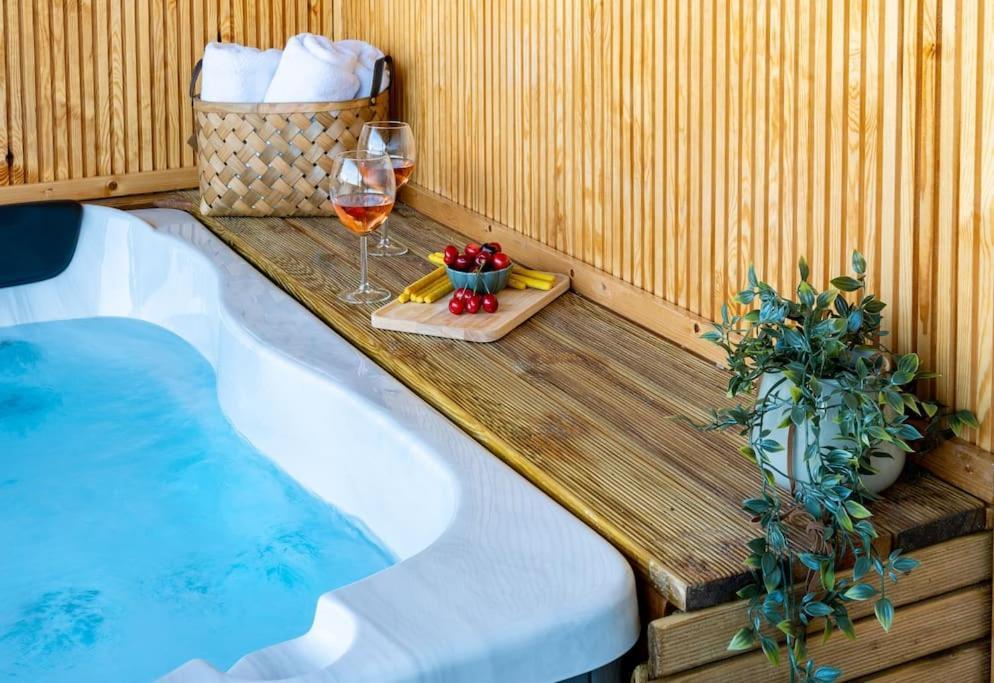 Amelia Jacuzzi Maisonette Ath Center Athens